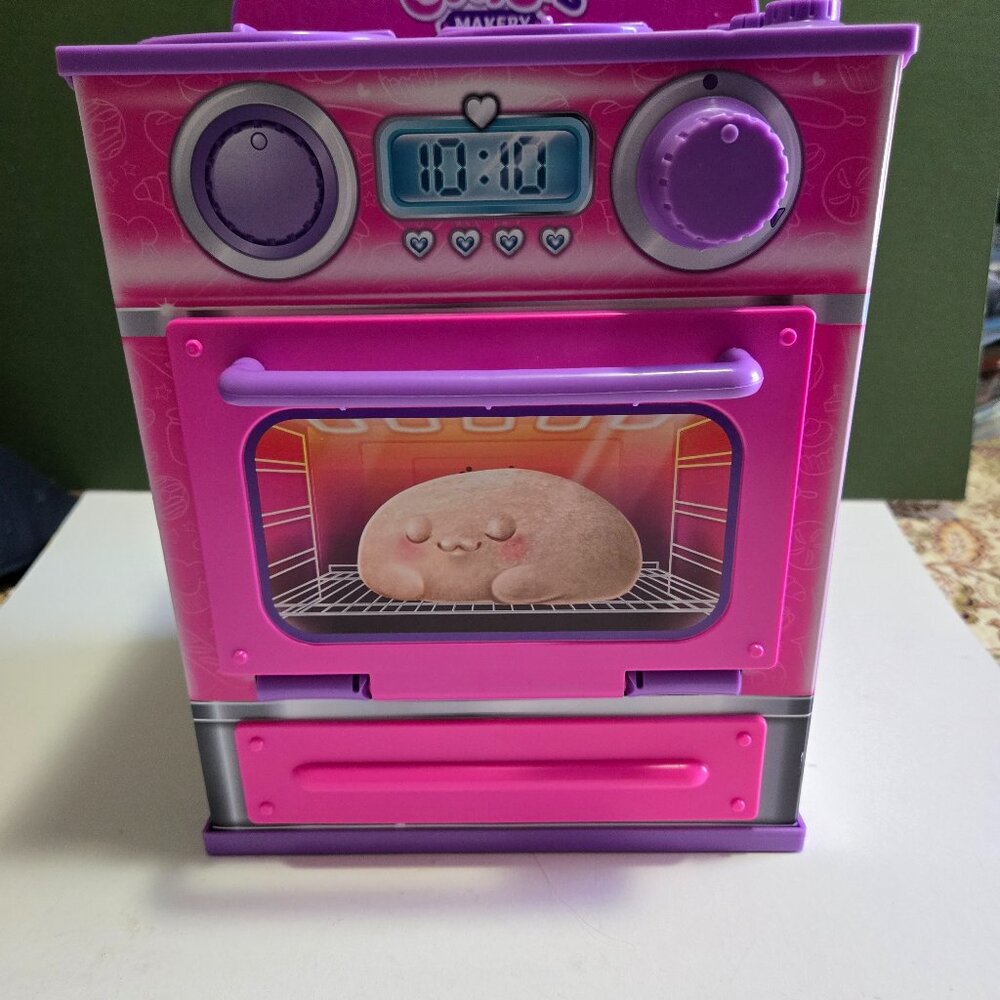 Cookeez Makery Oven & Plush Toys